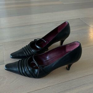 Vintage coquette kitten heels